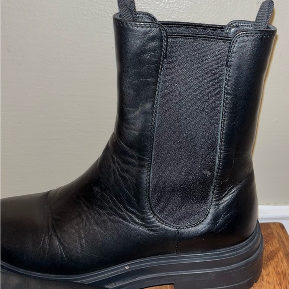 Slip On Gorgeous Black Leather Blondos Waterproof Boots Ordered them for myself - Picture 3 of 7